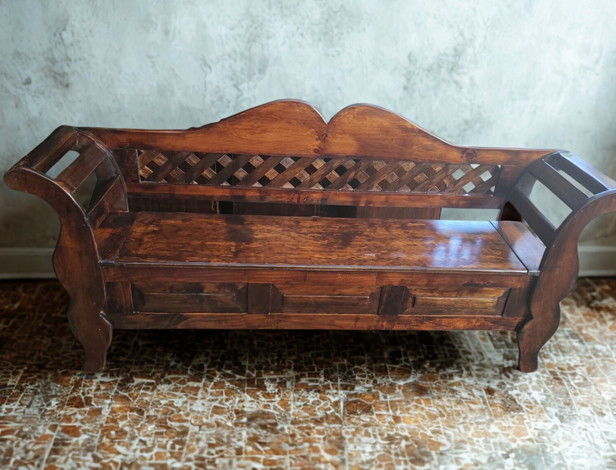 pie de cama colonial 